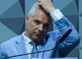 Ex-presidente do INSS é preso em Operação Sem Desconto