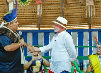 Lula visita ribeirinhos e define agenda pré-COP30