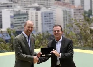 Príncipe William recebe chave do Rio e foca em prêmio ambiental