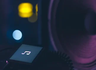 Câmara aprova taxação de plataformas como Netflix e YouTube