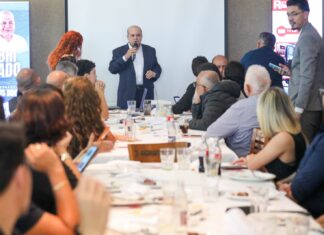 Ibaneis recebe homenagem por transformação em Vicente Pires