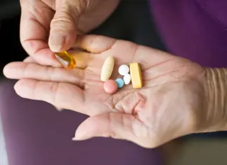 Automedicação cresce e coloca idosos em risco