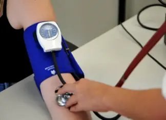 Entidades médicas restringem uso de testosterona em mulheres