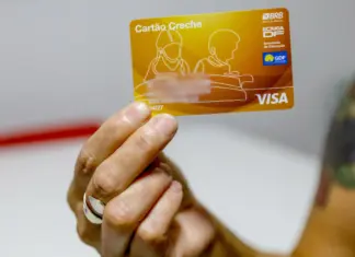 DF oferece três cartões para apoiar alunos no ano letivo