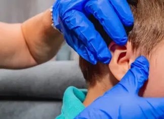 Otite externa cresce no verão e exige atenção redobrada