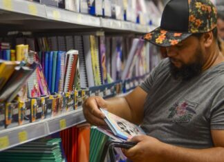 Volta às aulas pressiona orçamento e reaproveito vira regra