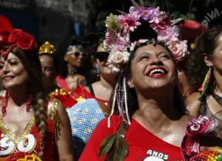 “Carnavais”: psicóloga explica sentidos da festa no Brasil Carnavais: especialista explica sentidos do Carnaval na cultura brasileira
