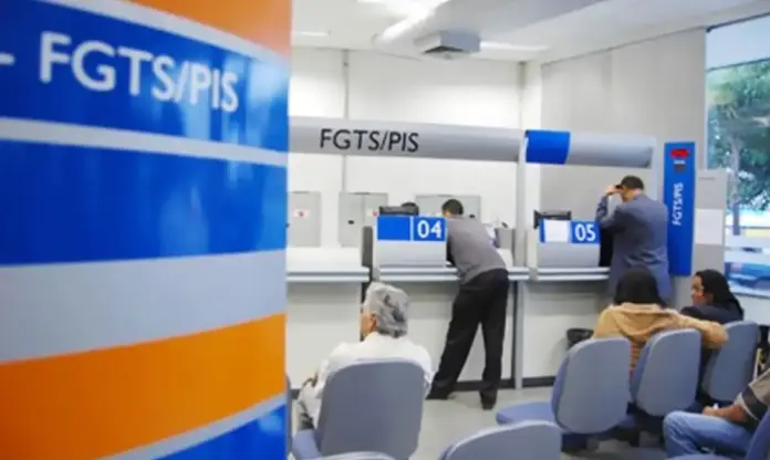 FGTS PIS-© Divulgação:Caixa Carteira de Trabalho Digital e aplicativo bancário usados para consultar e receber abono salarial PIS/Pasep do calendário 2026.