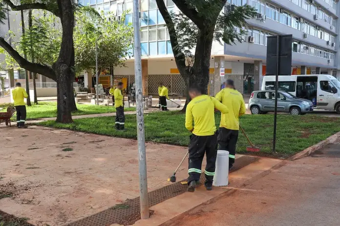 Limpeza-Paulo H. Carvalho-Agência Brasília Descarte irregular no DF: papa-entulho do SLU recebe até 1 m³ por descarga e funciona das 7h às 18h