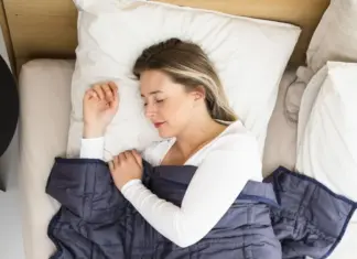 20% dos adultos dormem menos de 6h por noite no Brasil Imagem de post