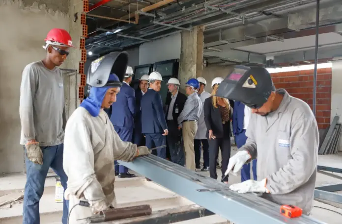 Obra-Jhonatan Cantarelle-Agência Saúde DF Centro cirúrgico DF no Hospital de Base com 16 salas, robótica e RPA de 18 leitos