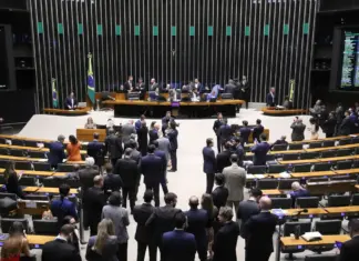Câmara defende legalidade das emendas investigadas Plenário da Câmara Federal