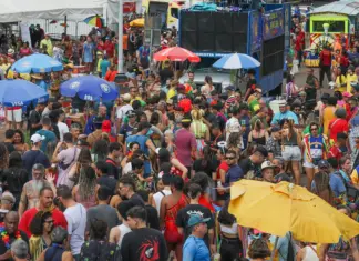 Ressaca de Carnaval no DF tem blocos e cultura grátis Público na ressaca de Carnaval no DF com programação de blocos e eventos culturais gratuitos no fim de semana