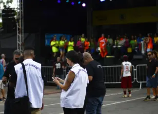 Vigilância no DF apreende 1,2 mil itens no Carnaval 2026 Vigilância DF apreende produtos irregulares no Carnaval 2026 durante fiscalizações em blocos e eventos