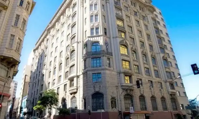 fachada de um prédio