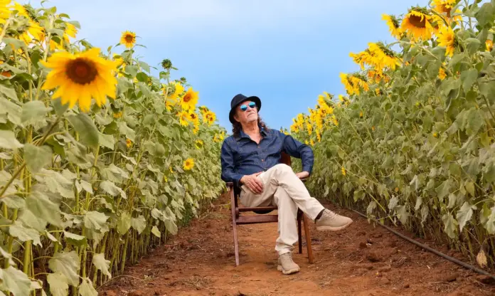 Alceu Valença estreia turnê 80 Girassóis