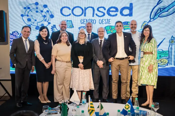 Consed-Jotta Castro-SEEDF Secretários estaduais participam da reunião do Consed em Brasília, com posse de Hélvia Paranaguá na presidência em 2026.