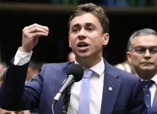 Jato de campanha de Nikolas é do Vorcaro Aeronave Phenom 300 prefixo PT-PVH citada em voos de campanha em 2022