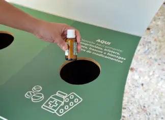 Descarte errado de remédios ameaça saúde e meio ambiente Lixeira específica para receber frascos e cartelas com restos de medicamentos.