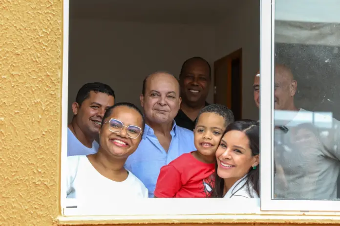 Governador Ibaneis Rocha participa da entrega de chaves de 480 apartamentos