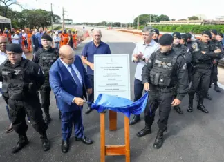 Ibaneis libera pistas da Epig e entrega viaduto no adeus ao GDF Ibaneis Rocha libera três faixas da Epig e inaugura viaduto Adilson Reis no SIG