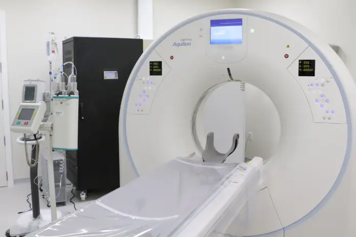 novo tomógrafo no Hospital de Base do DF