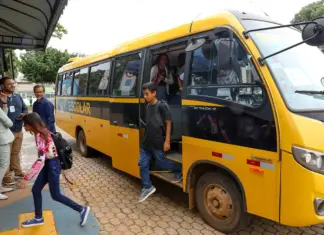 DF renova frota escolar e amplia transporte a estudantes Novos ônibus escolares do DF