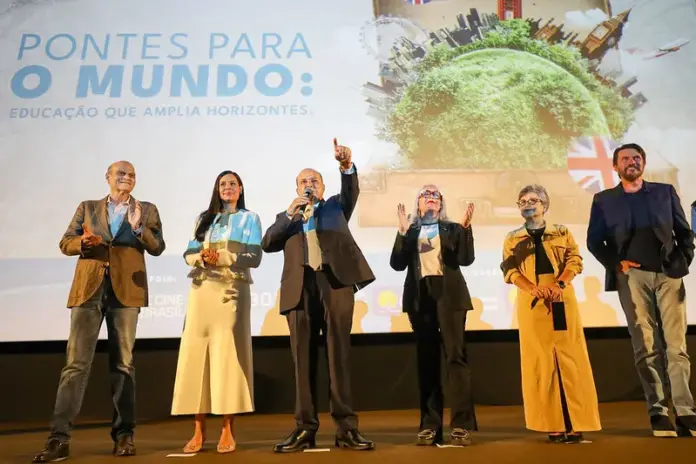 Lançamento do programa Pontes para o Mundo no Cine Brasília