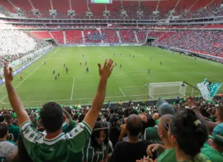 Ônibus e metrô terão tarifa zero na final do Candangão Estádio Nacional Mané Garrincha com torcedores