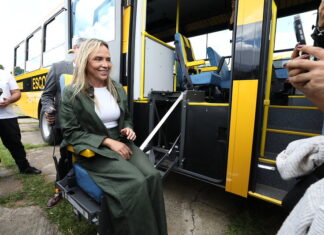 Planaltina recebe reforço escolar para área rural Governadora Celina Leão testa mobilidade especial em ônibus escolar