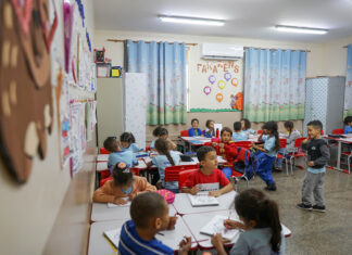 Tempo integral cresce no DF puxado pela educação infantil Crianças em sala de aula.