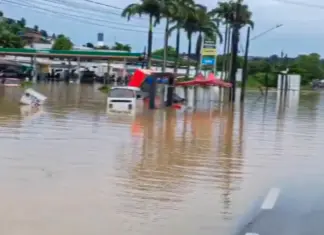 Defesa Civil Nacional reforça apoio a Pernambuco Rua alagada