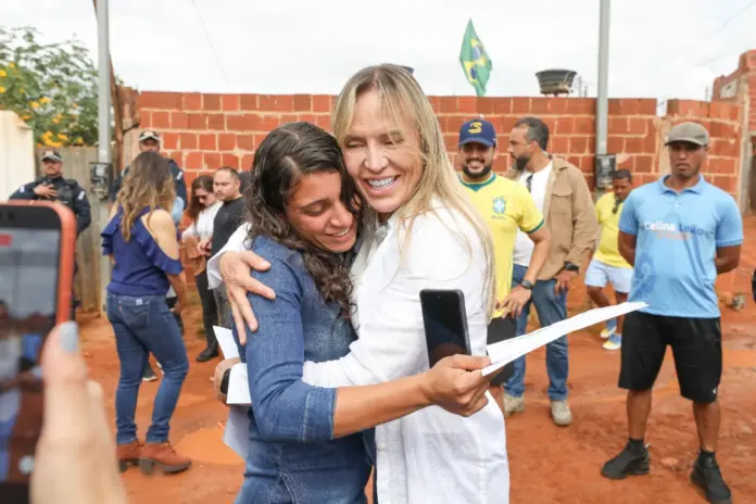 Celina Leão - Cartão Material de Construção