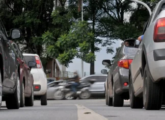 Última parcela do IPVA vence nesta semana no Distrito Federal Carros na rua