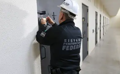 Abertura de cela da Papuda em Brasília