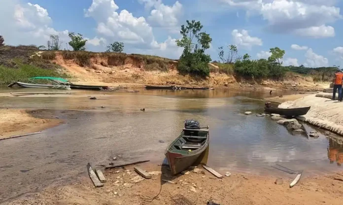 Rio vazio no amazonas